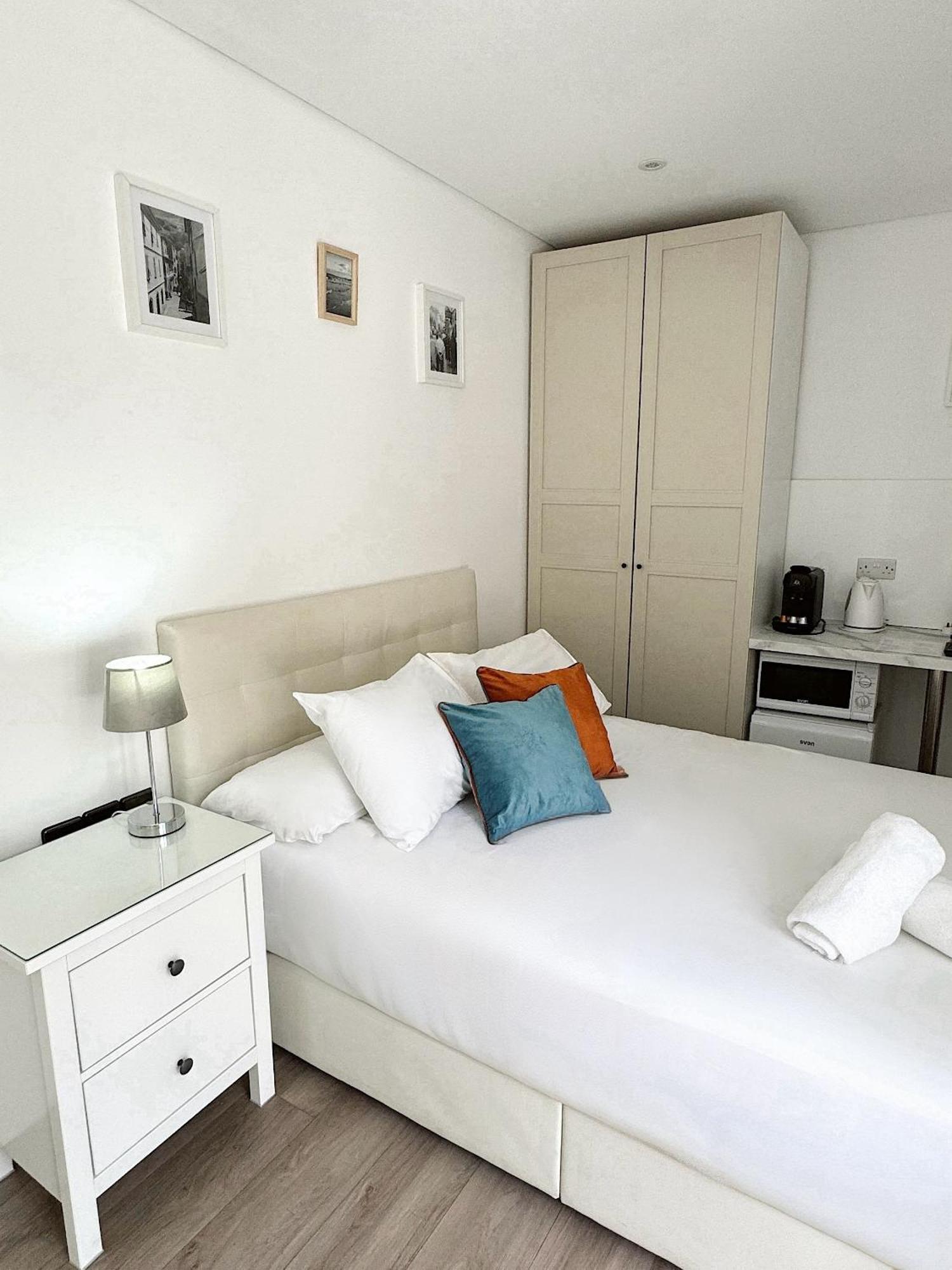 Master Penthouse Double Room Ensuite With Private Terrace - Grand Central House Гибралтар Экстерьер фото